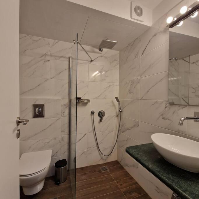Chic Apt Near Acropolis - Avdi Square Atena Exterior foto