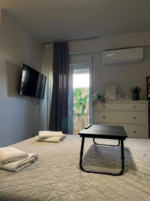 Chic Apt Near Acropolis - Avdi Square Atena Exterior foto