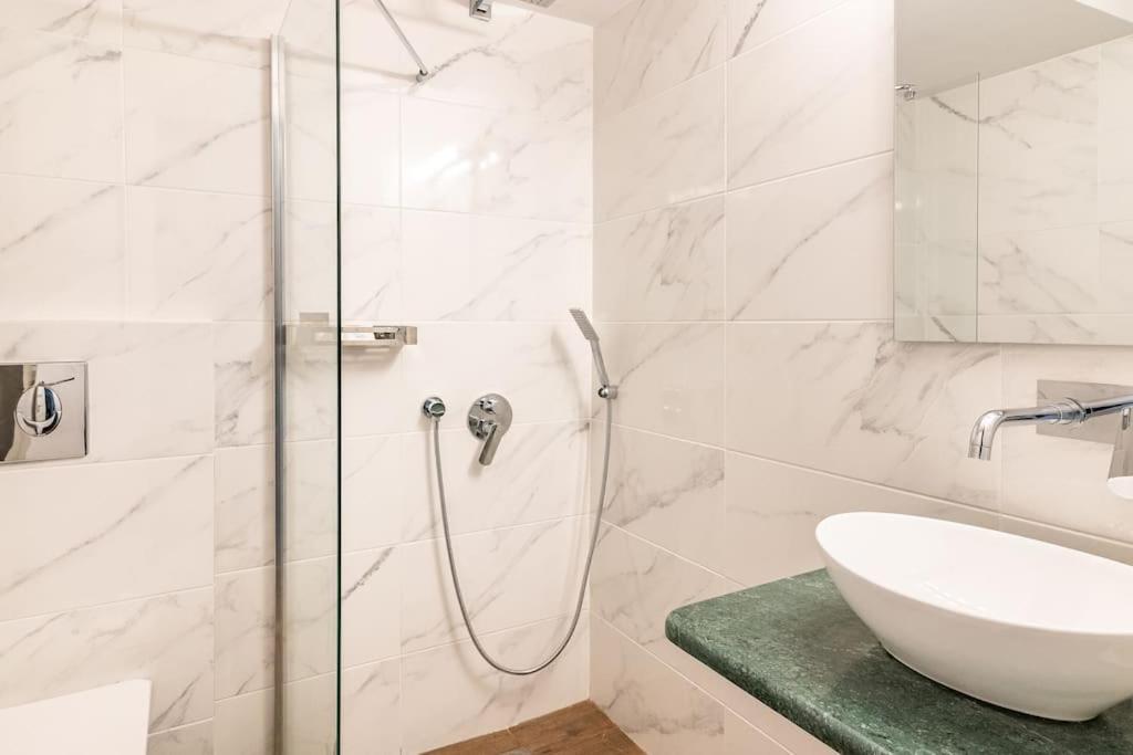 Chic Apt Near Acropolis - Avdi Square Atena Exterior foto
