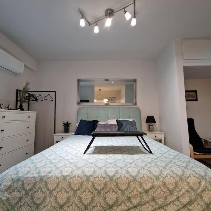 Chic Apt Near Acropolis - Avdi Square Atena Exterior foto
